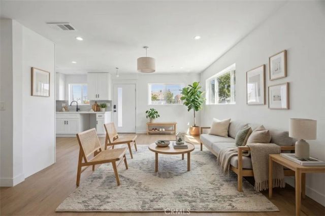 1154 W 67th, Los Angeles, CA 90044