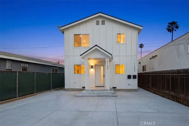 1154 W 67th, Los Angeles, CA 90044