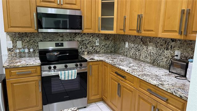 11581 SW 10th Court, Pembroke Pines, FL 33025