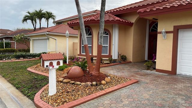 11581 SW 10th Court, Pembroke Pines, FL 33025