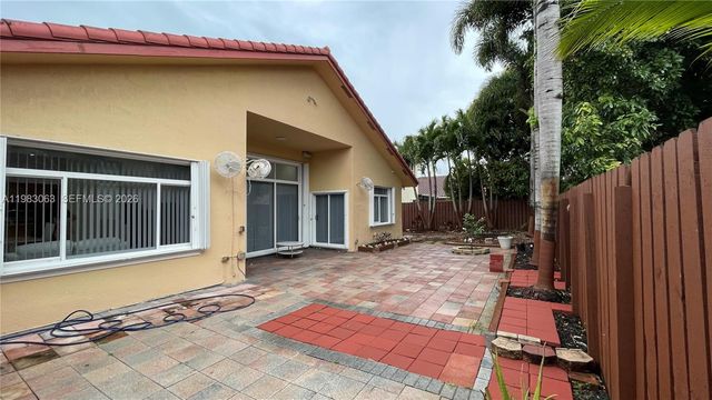 11581 SW 10th Court, Pembroke Pines, FL 33025