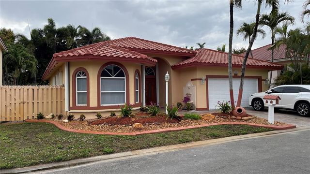 11581 SW 10th Court, Pembroke Pines, FL 33025