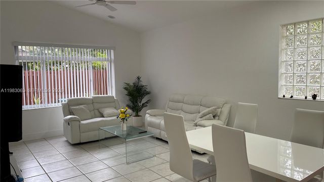 11581 SW 10th Court, Pembroke Pines, FL 33025
