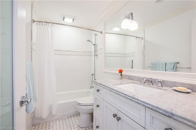 1950 Gulf Shore BLVD N # 309, Naples, FL 34102