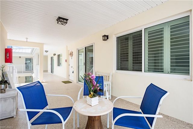 1950 Gulf Shore BLVD N # 309, Naples, FL 34102