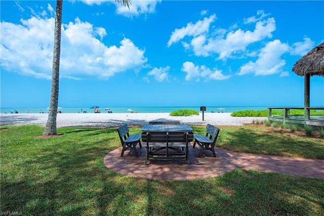 1950 Gulf Shore BLVD N # 309, Naples, FL 34102