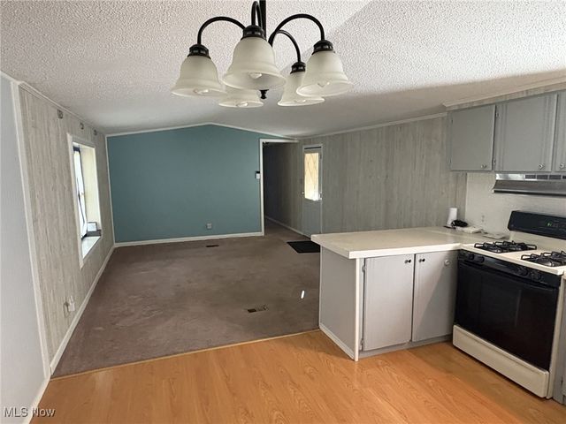 2545 Cross way, Akron, OH 44312