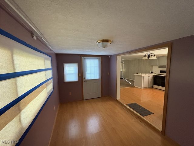 2545 Cross way, Akron, OH 44312