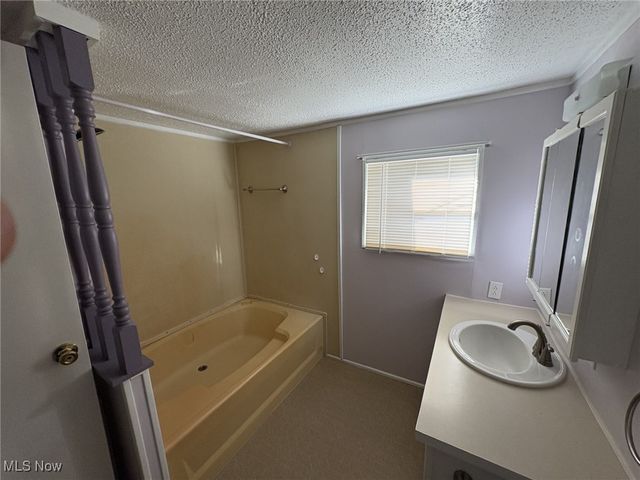 2545 Cross way, Akron, OH 44312