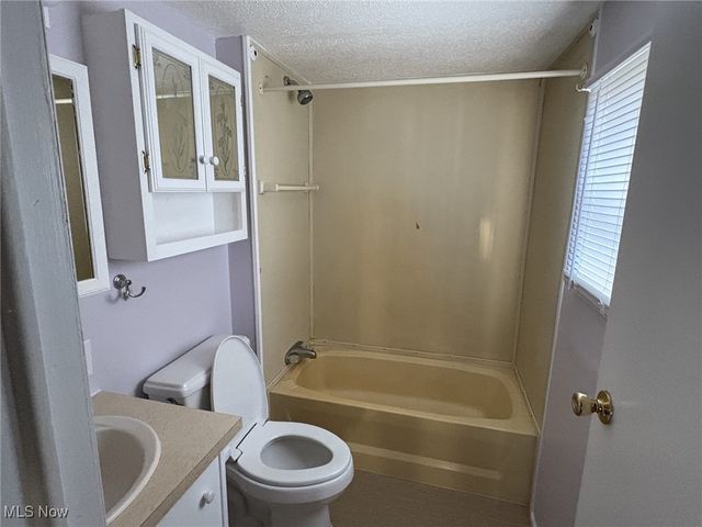 2545 Cross way, Akron, OH 44312