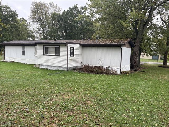 2545 Cross way, Akron, OH 44312