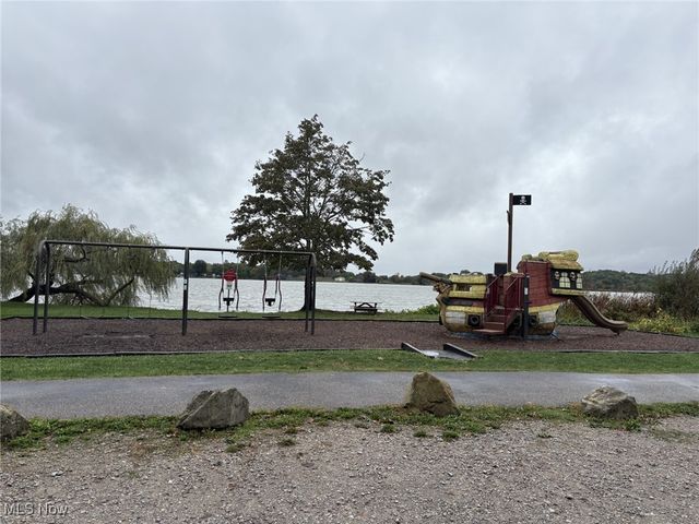 2545 Cross way, Akron, OH 44312