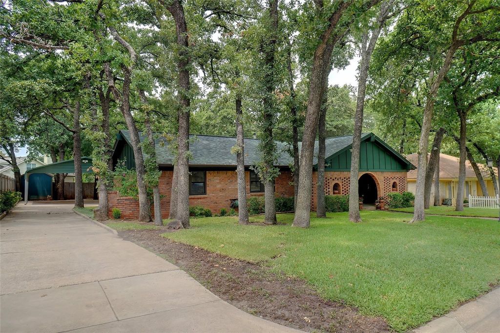 1505 Cedar Ridge Terrace, Euless, TX 76039