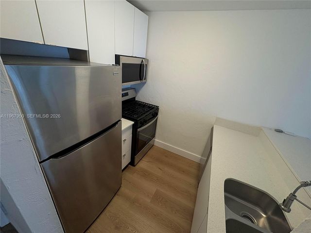 505 NE 30th St 505, Miami, FL 33137