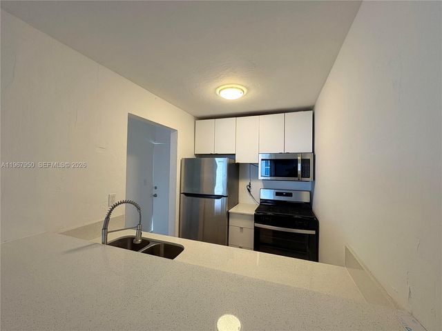 505 NE 30th St 505, Miami, FL 33137