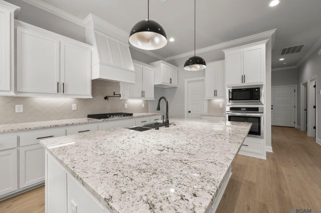 21527 Yellowfin Dr, Springfield, LA 70462