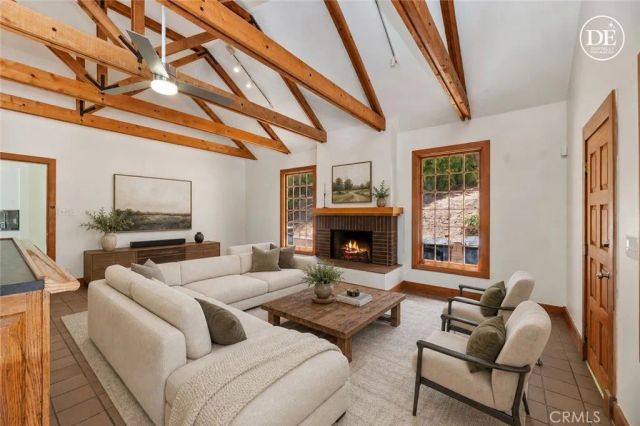 2154 Gainsborough, Riverside, CA 92506