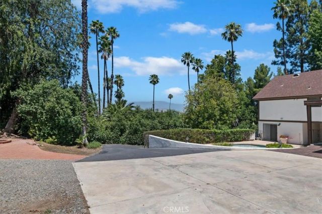 2154 Gainsborough, Riverside, CA 92506