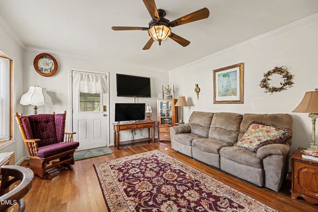 318 Lakeside Avenue, Burlington, NC 27217