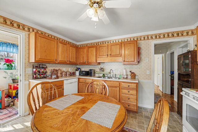 318 Lakeside Avenue, Burlington, NC 27217