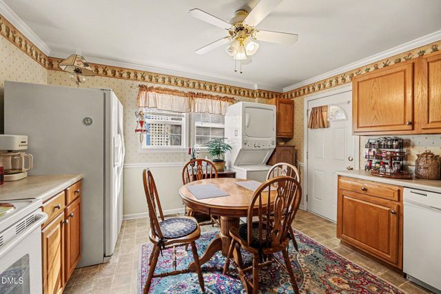 318 Lakeside Avenue, Burlington, NC 27217