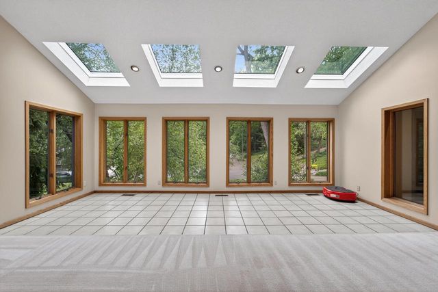 5 Wood Crest Court, Madison, WI 53705