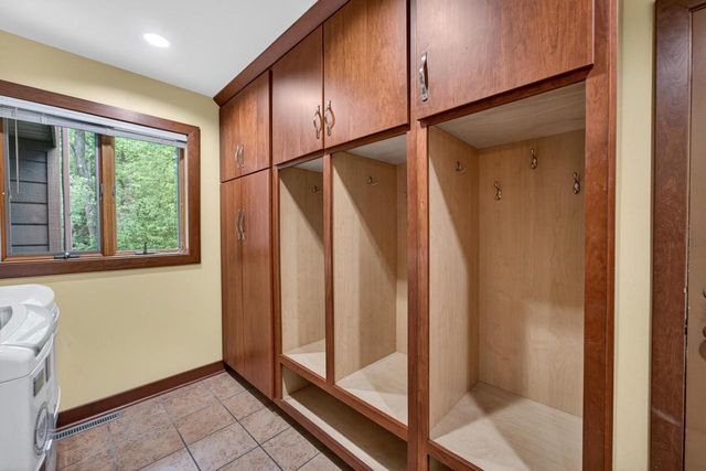5 Wood Crest Court, Madison, WI 53705