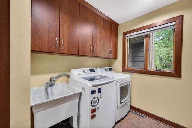 5 Wood Crest Court, Madison, WI 53705