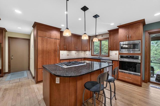 5 Wood Crest Court, Madison, WI 53705