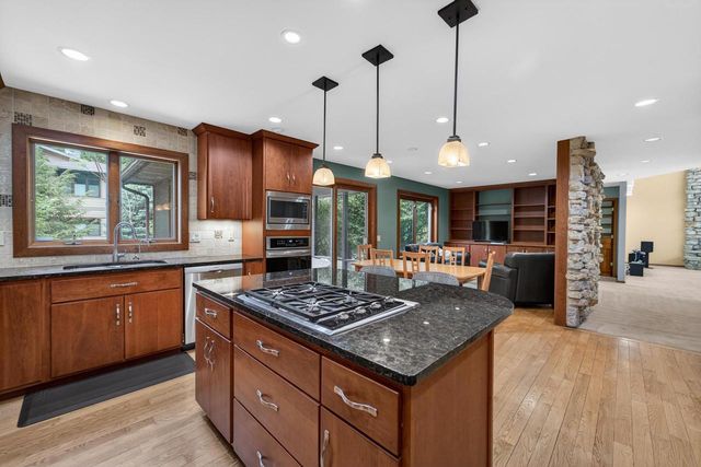 5 Wood Crest Court, Madison, WI 53705