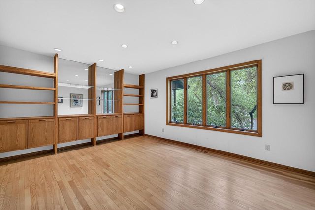 5 Wood Crest Court, Madison, WI 53705