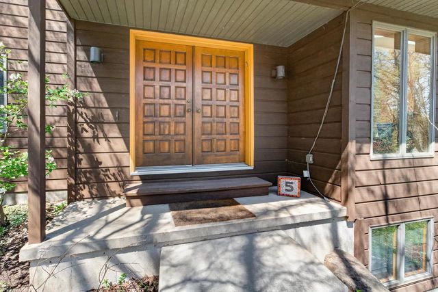 5 Wood Crest Court, Madison, WI 53705