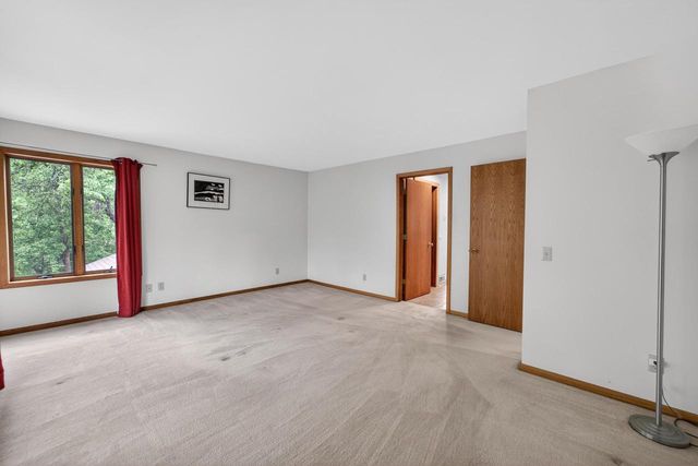 5 Wood Crest Court, Madison, WI 53705