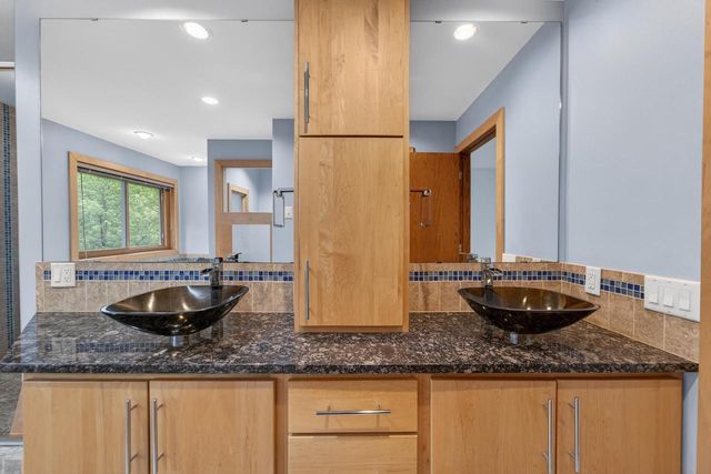 5 Wood Crest Court, Madison, WI 53705