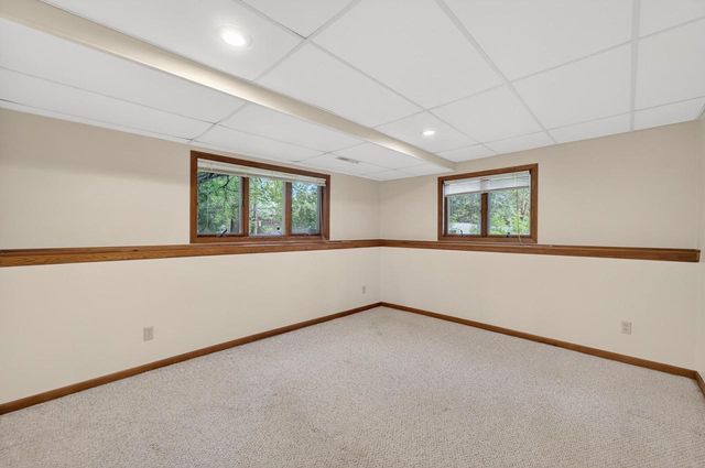 5 Wood Crest Court, Madison, WI 53705