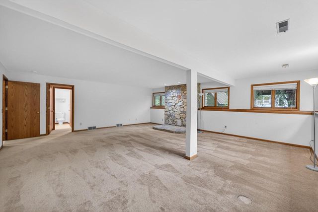 5 Wood Crest Court, Madison, WI 53705