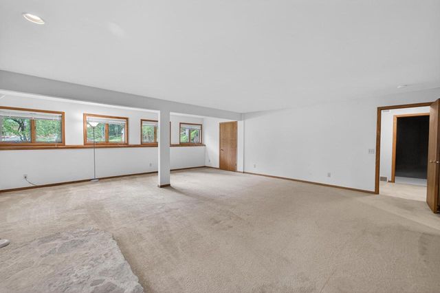 5 Wood Crest Court, Madison, WI 53705