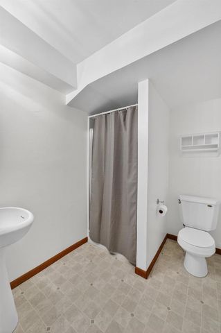 5 Wood Crest Court, Madison, WI 53705