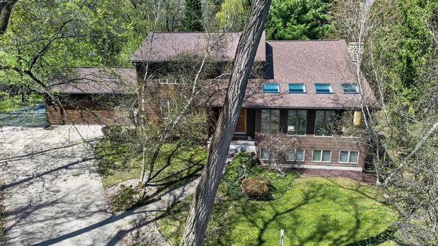 5 Wood Crest Court, Madison, WI 53705