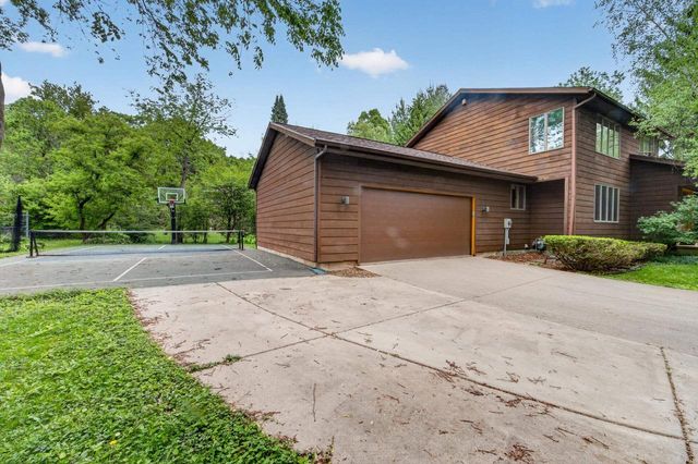 5 Wood Crest Court, Madison, WI 53705