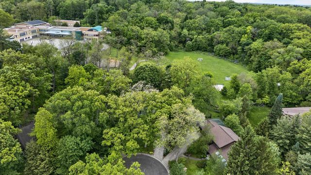 5 Wood Crest Court, Madison, WI 53705