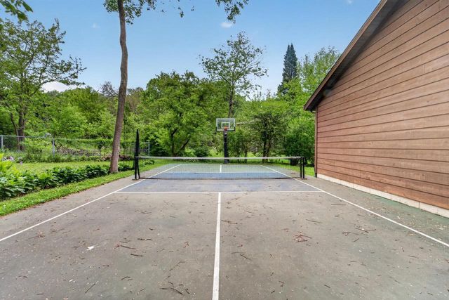 5 Wood Crest Court, Madison, WI 53705