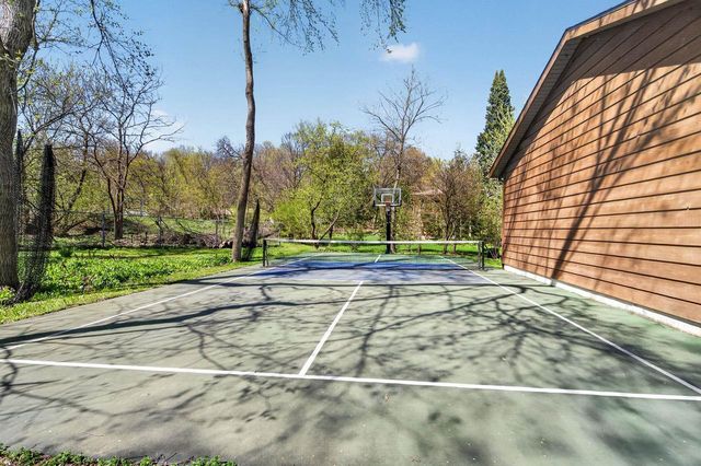 5 Wood Crest Court, Madison, WI 53705