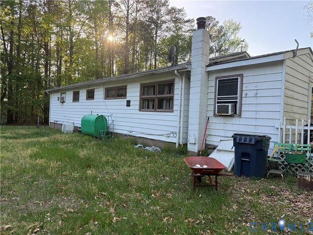 16129 W Patrick Henry Rd, Montpelier, VA 23192