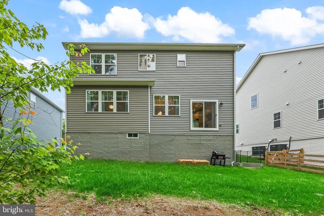 2865 WHITE TAIL DR, Locust Grove, VA 22508