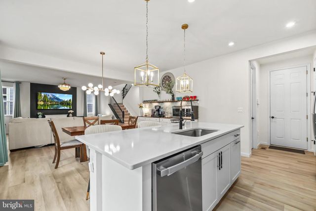 2865 WHITE TAIL DR, Locust Grove, VA 22508