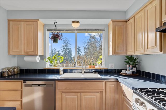 2123 Viewcrest Place, Oak Harbor, WA 98277