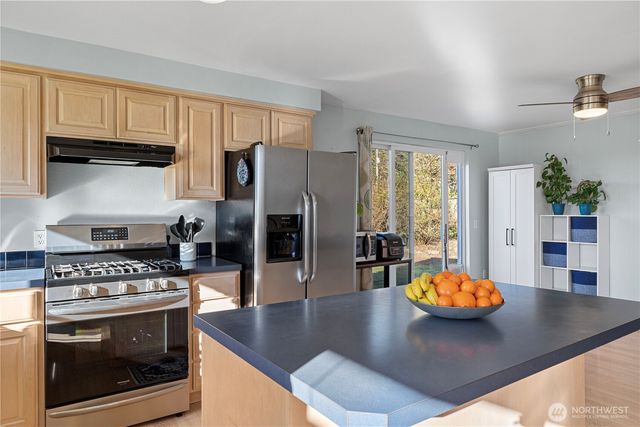 2123 Viewcrest Place, Oak Harbor, WA 98277