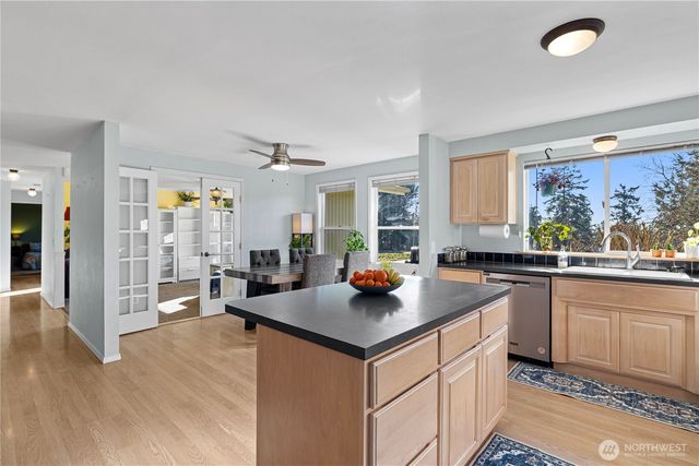 2123 Viewcrest Place, Oak Harbor, WA 98277