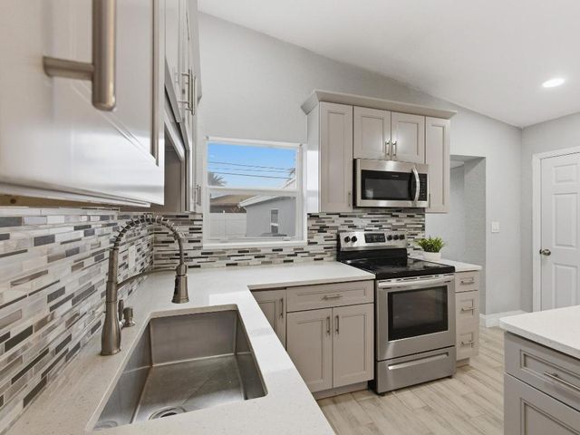 4050 Browning Drive N, West Palm Beach, FL 33406